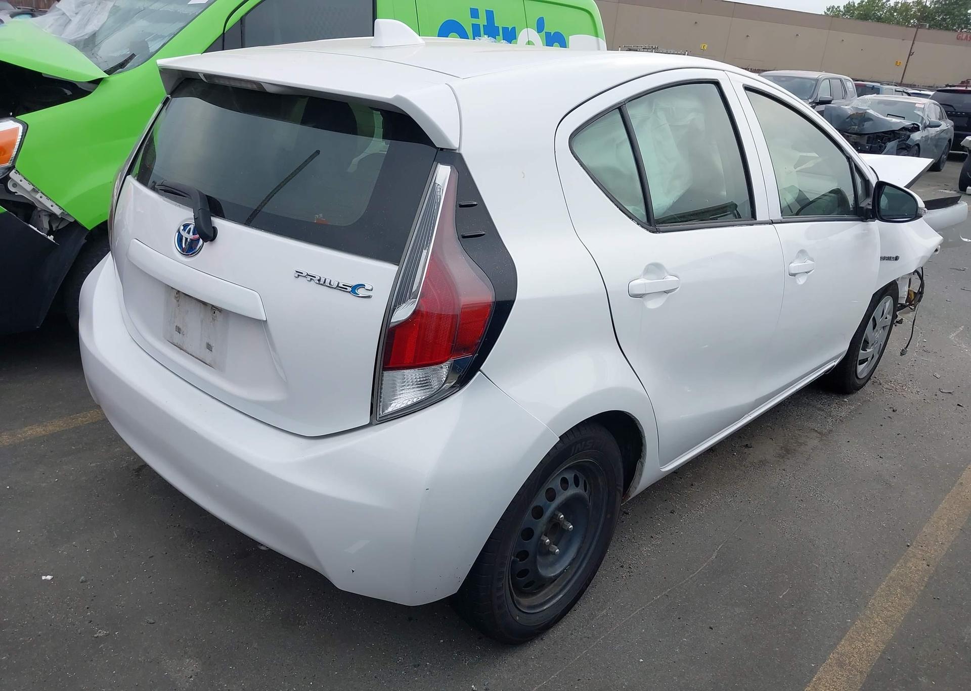 2015 TOYOTA Prius c