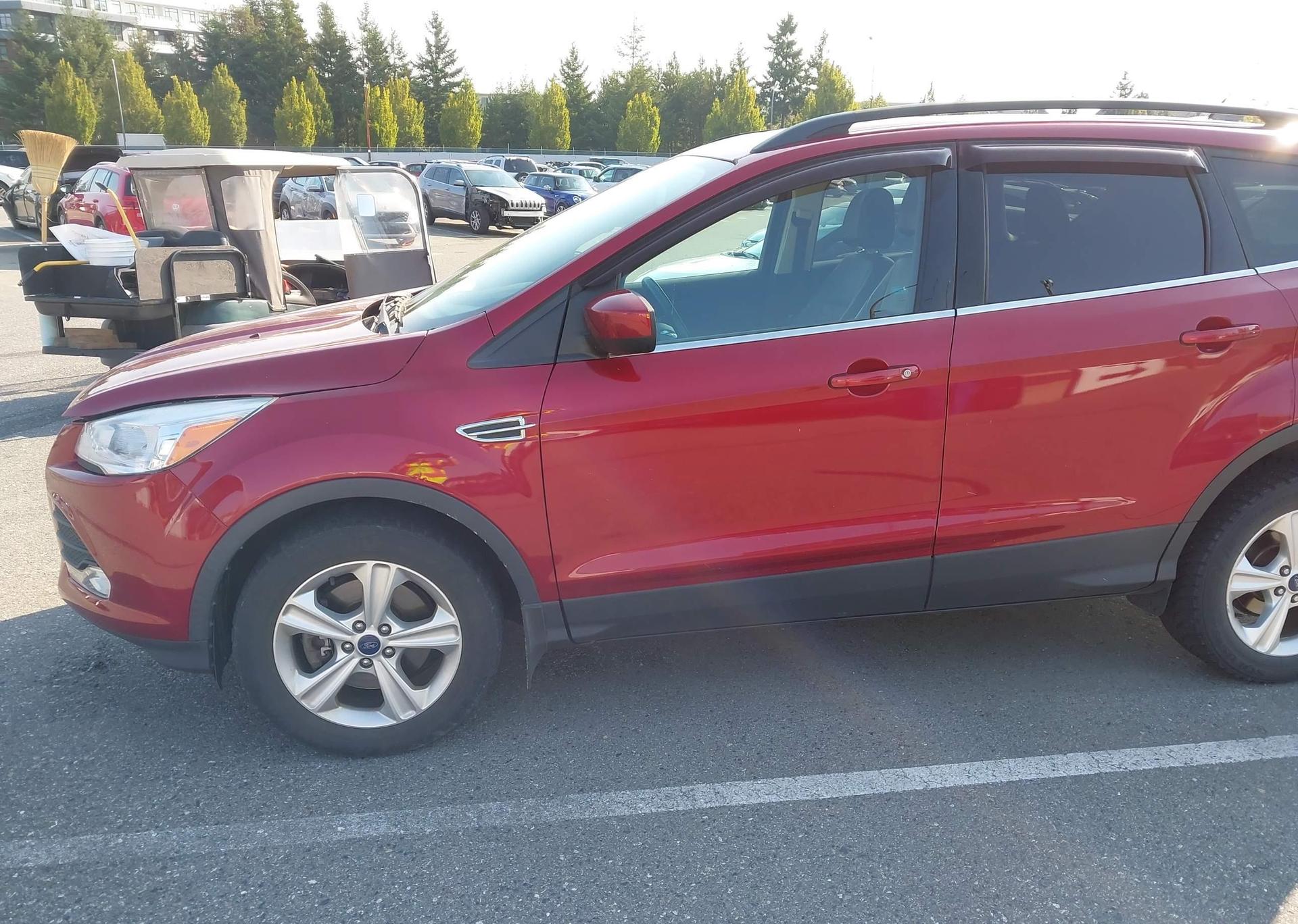 2015 FORD ESCAPE SE