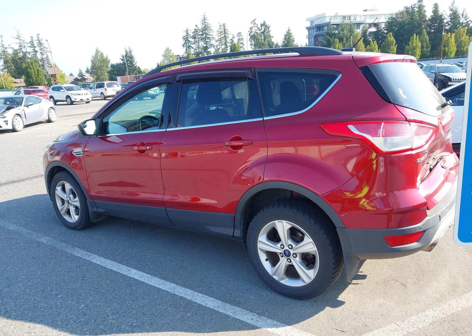 2015 FORD ESCAPE SE