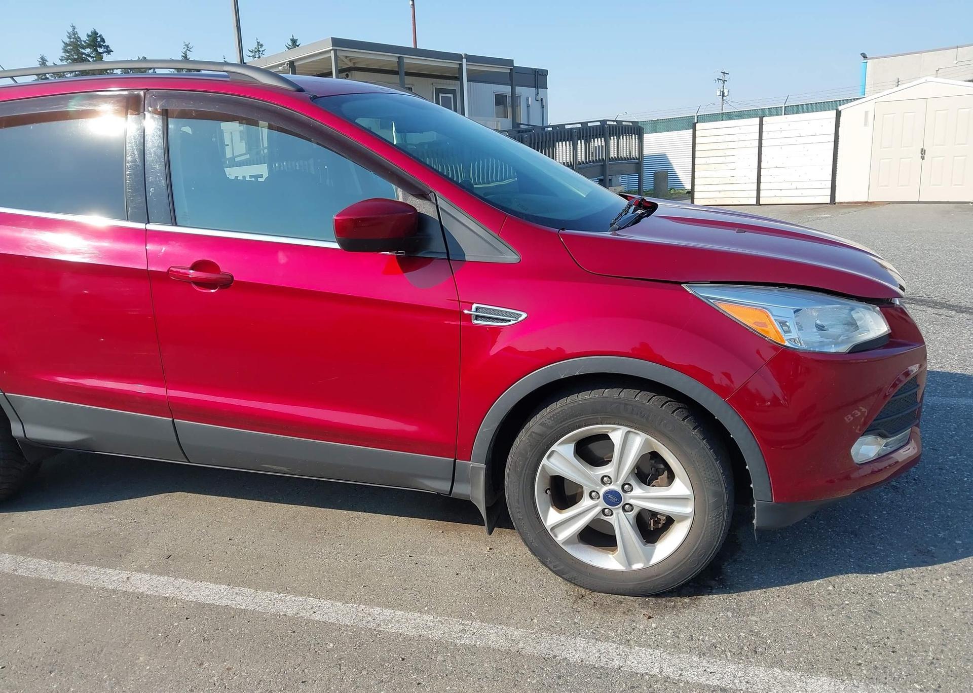 2015 FORD ESCAPE SE