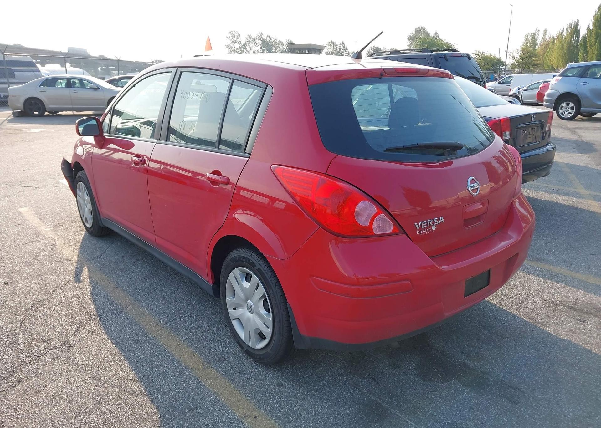 2011 NISSAN VERSA