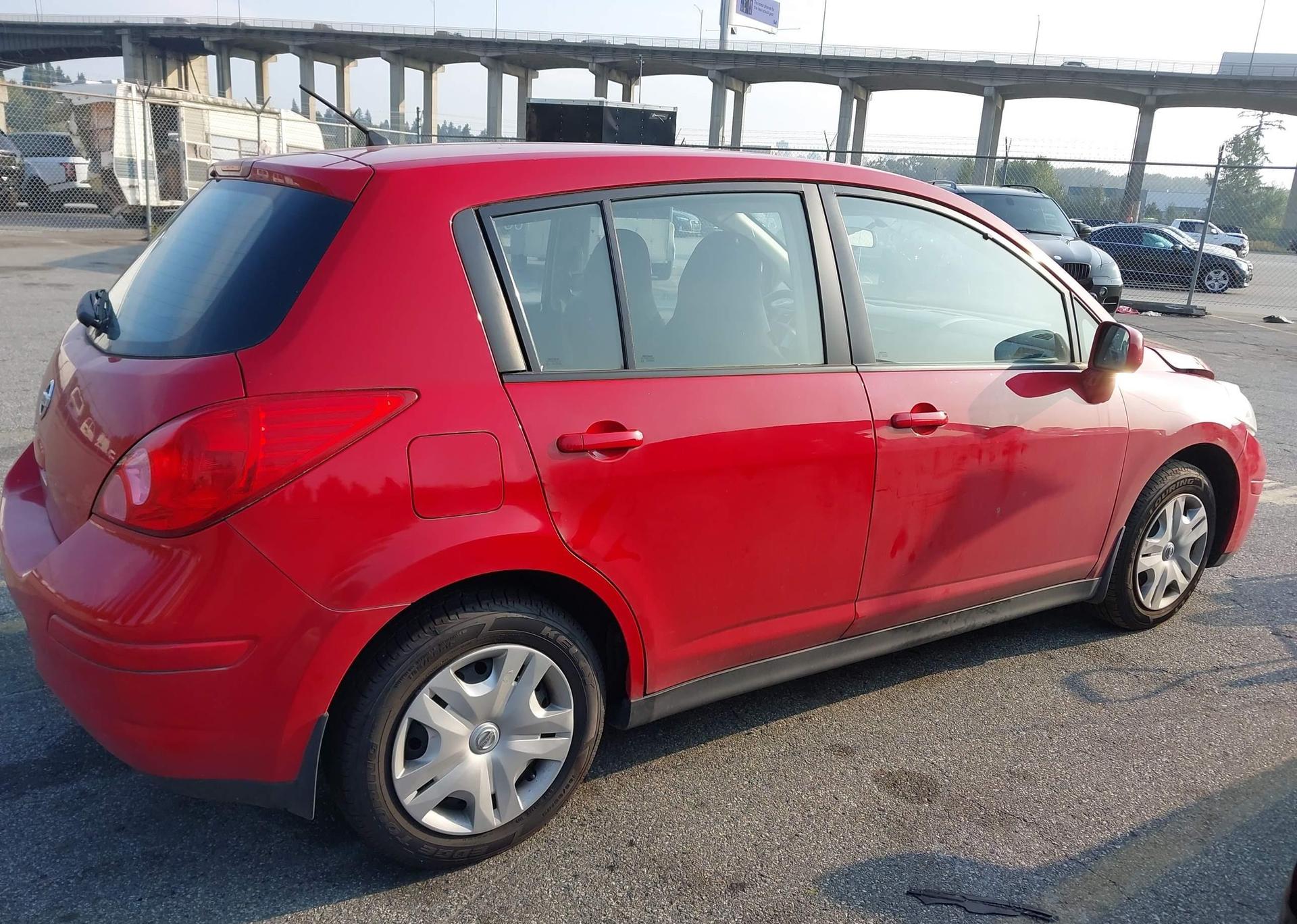 2011 NISSAN VERSA