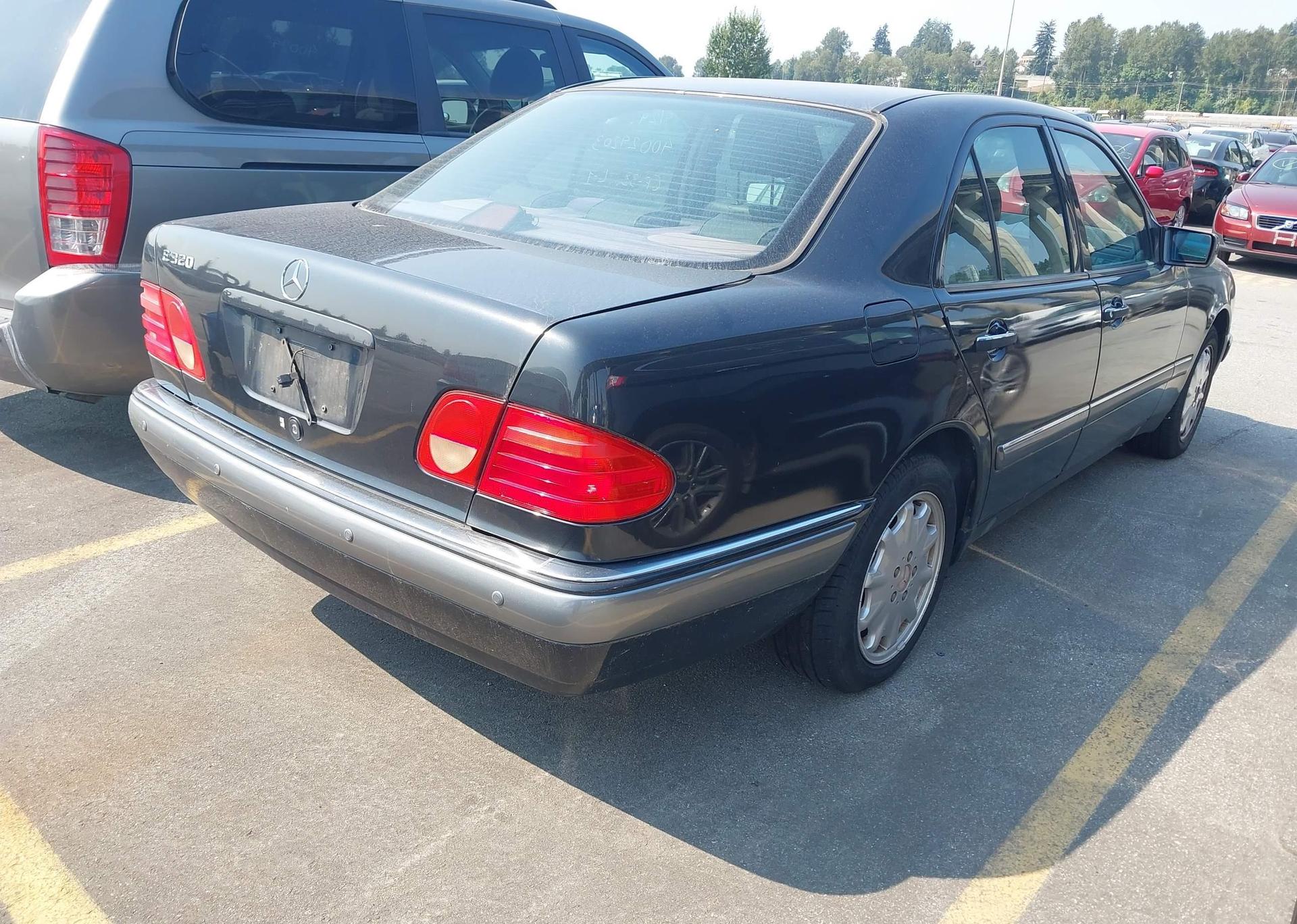 1997 MERCEDES-BENZ E 320