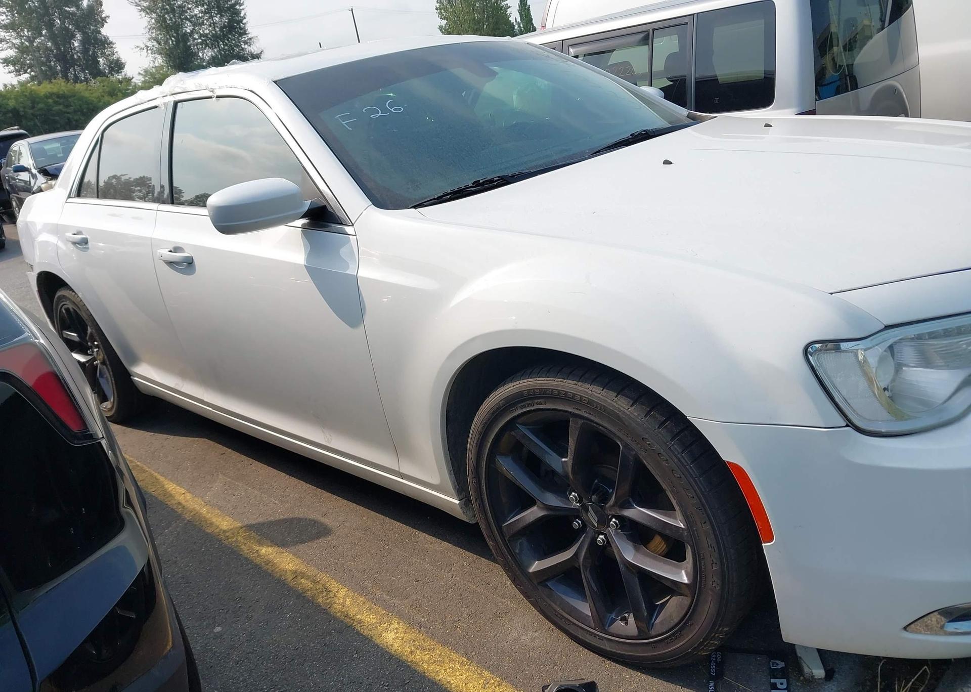 2017 CHRYSLER 300 LIMITED