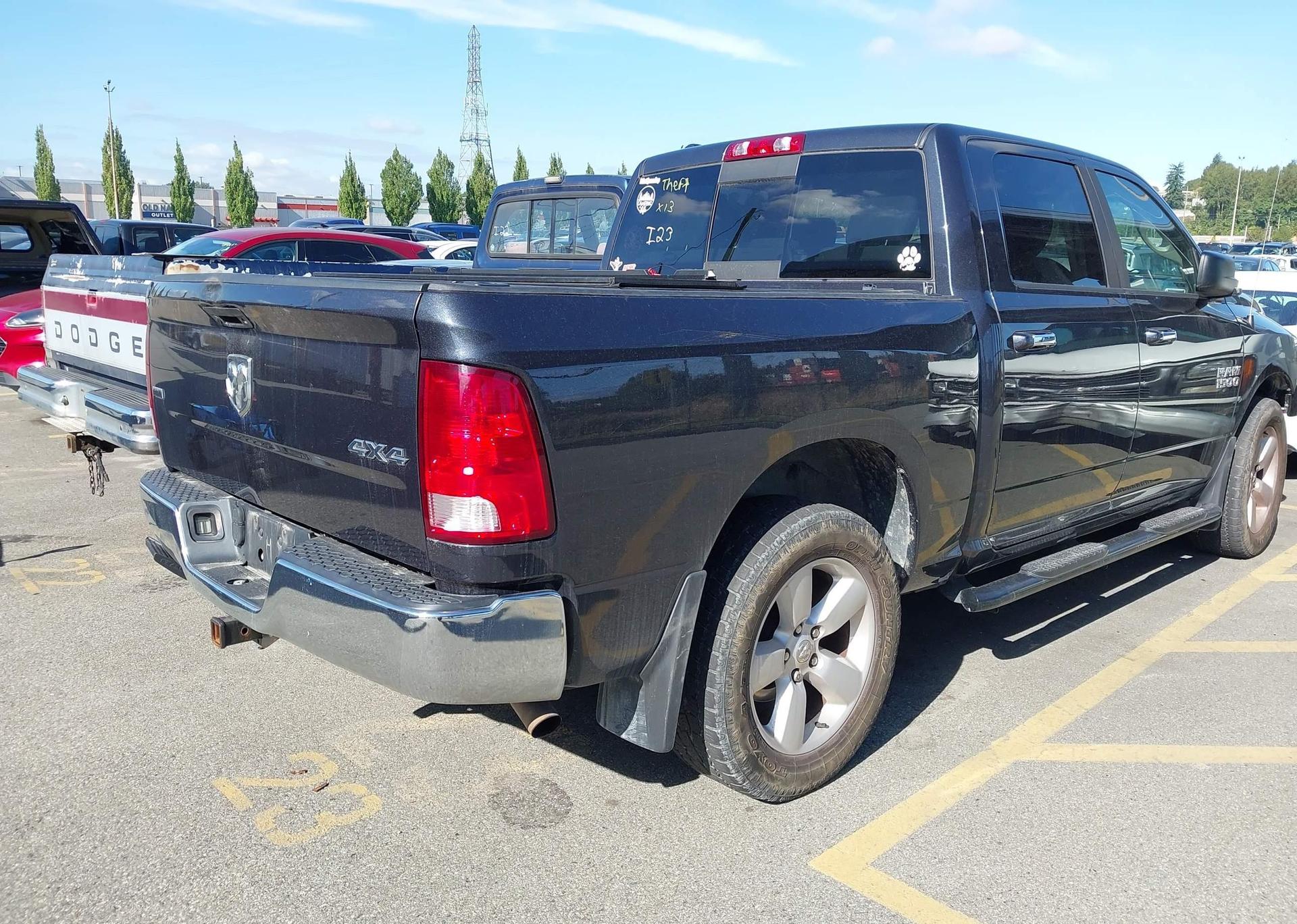 2016 RAM 1500 SLT