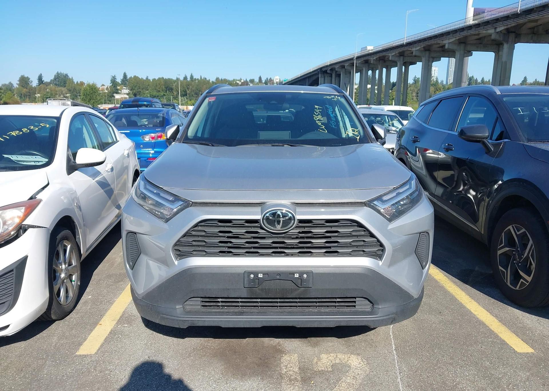 2022 TOYOTA RAV4 XLE