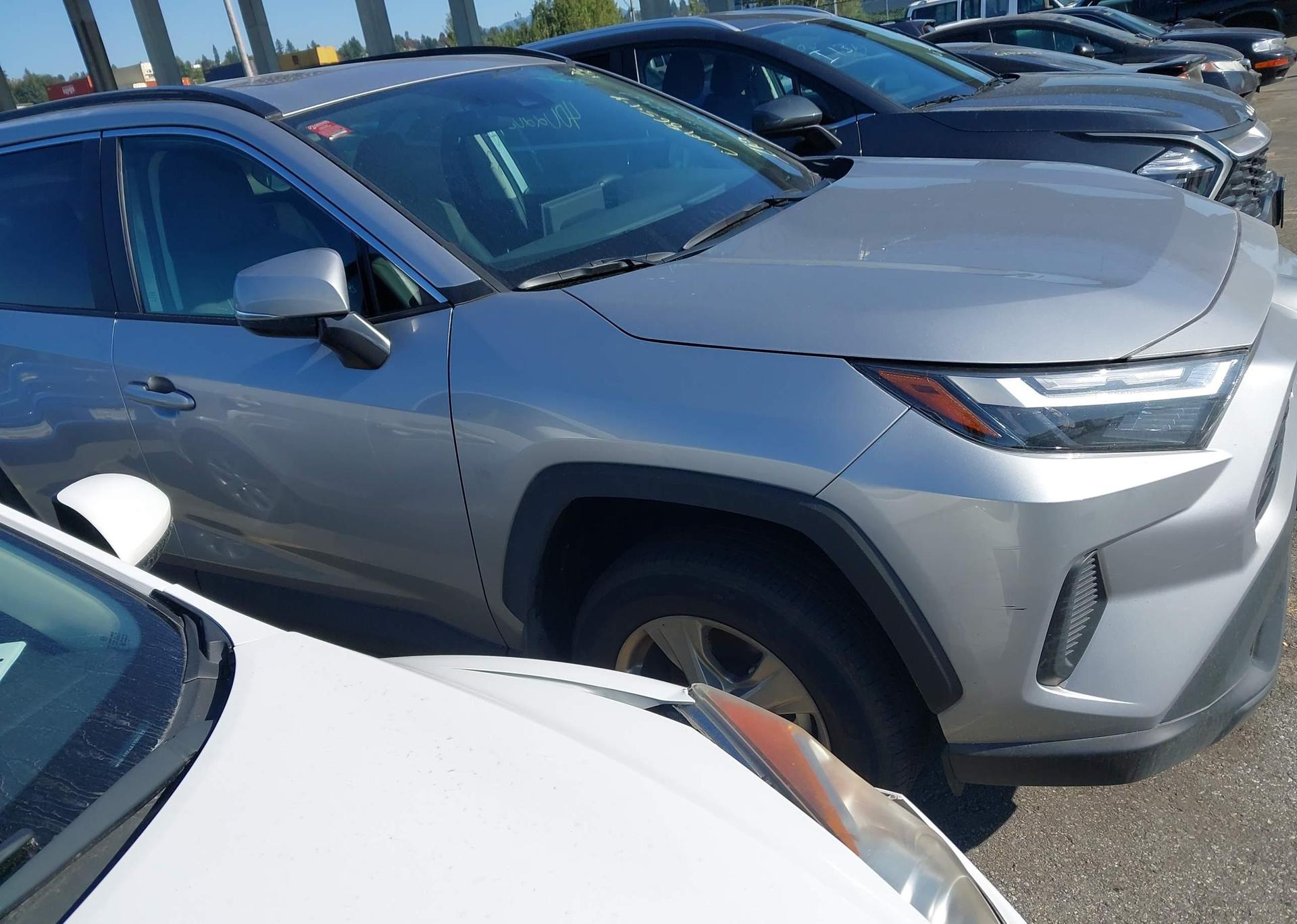 2022 TOYOTA RAV4 XLE