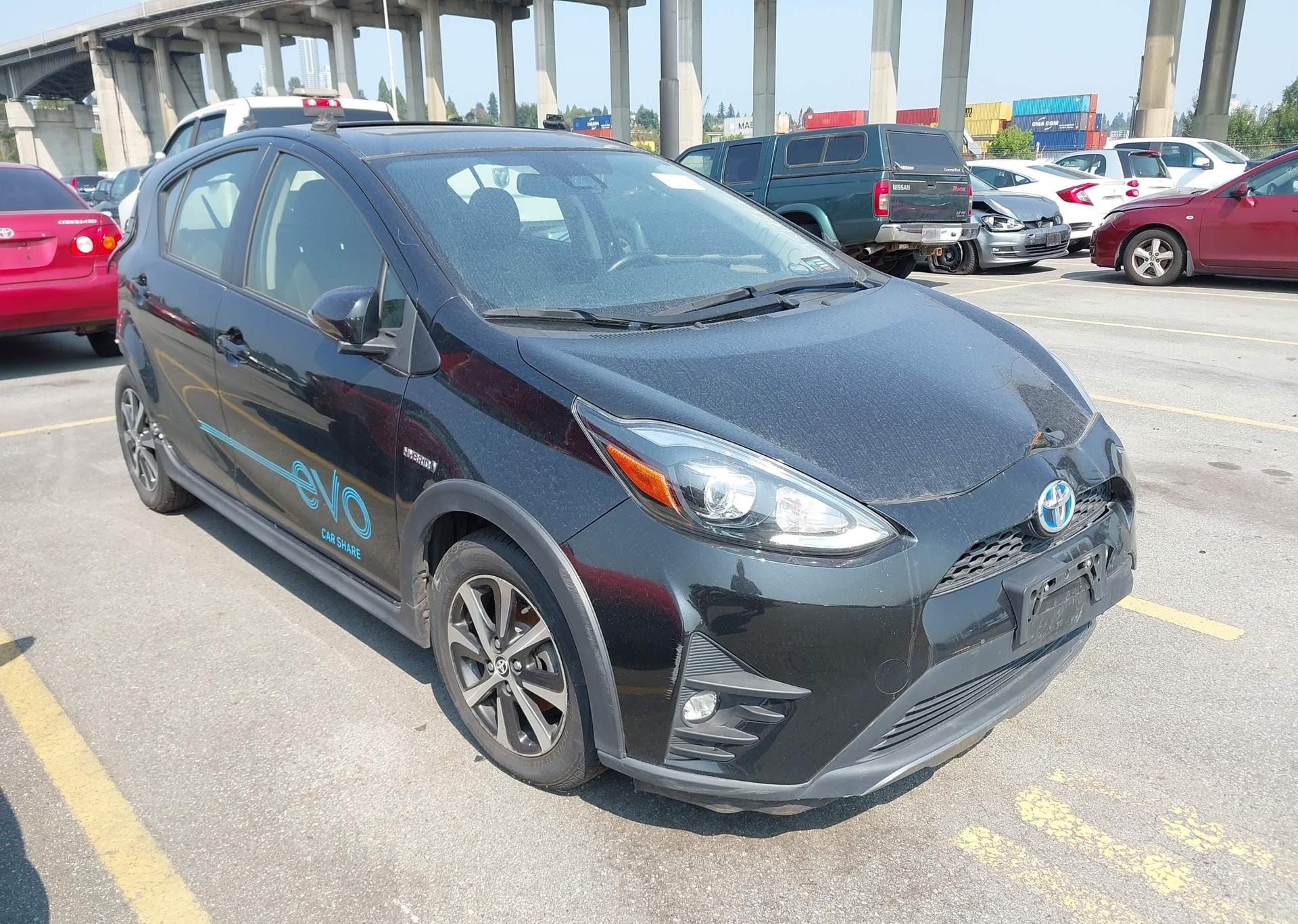 2019 TOYOTA Prius c