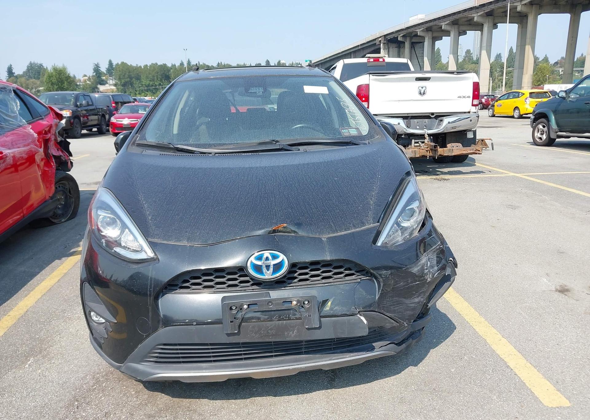 2019 TOYOTA Prius c