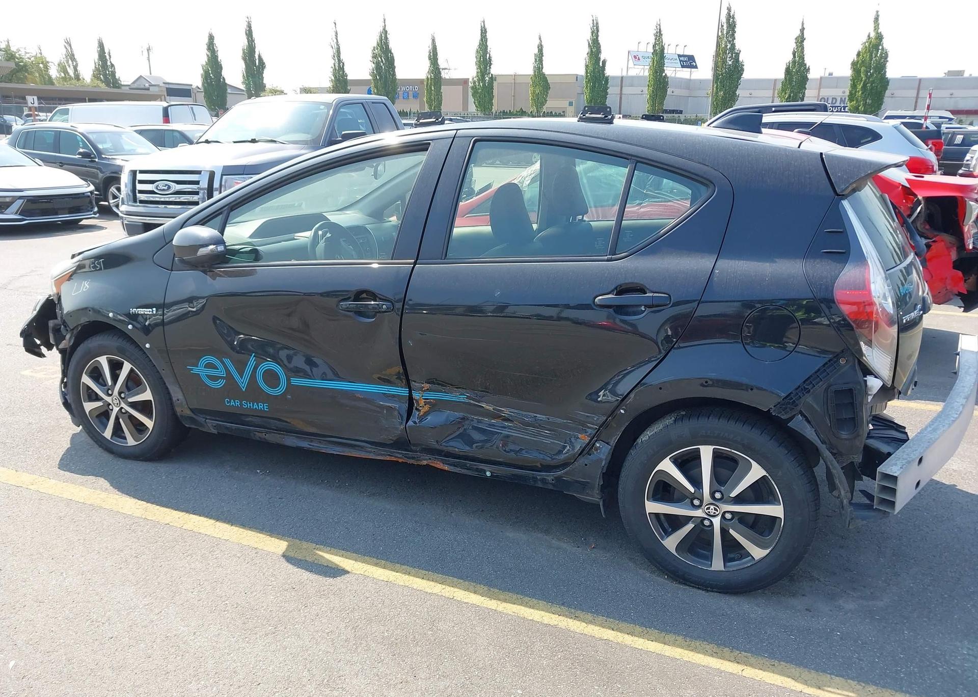 2019 TOYOTA Prius c