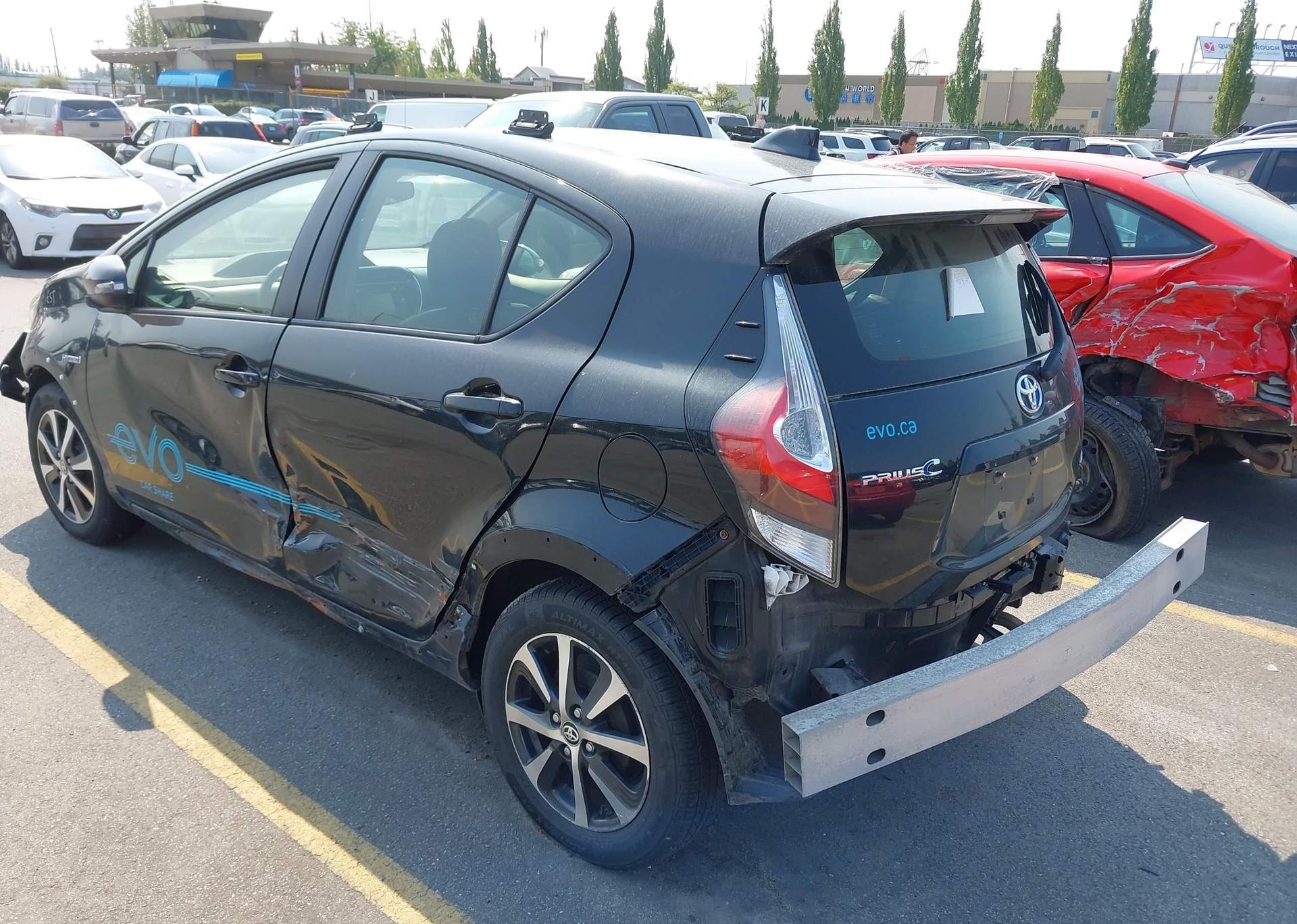 2019 TOYOTA Prius c