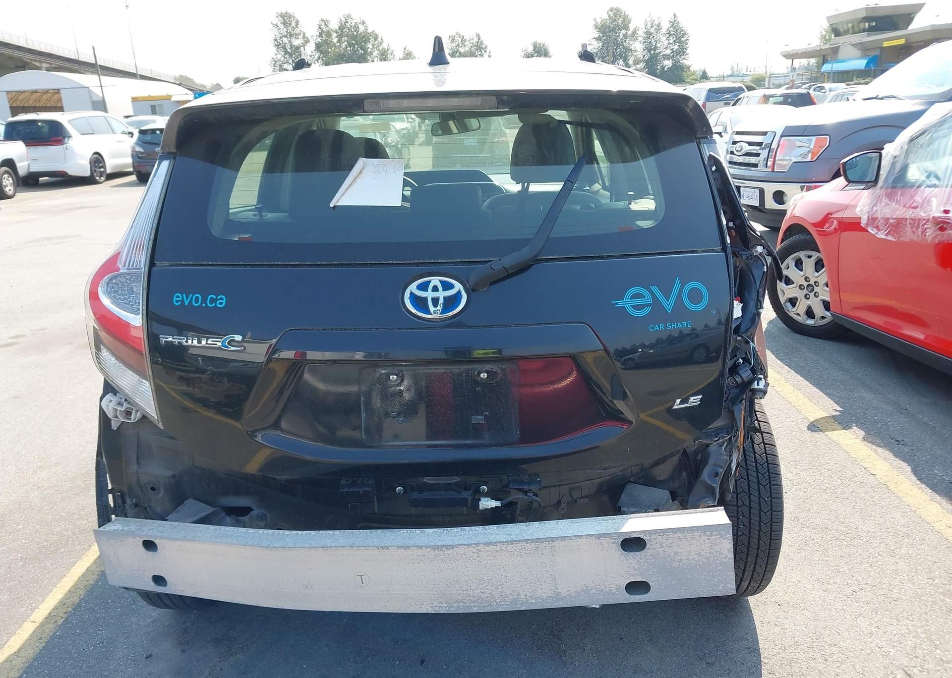 2019 TOYOTA Prius c