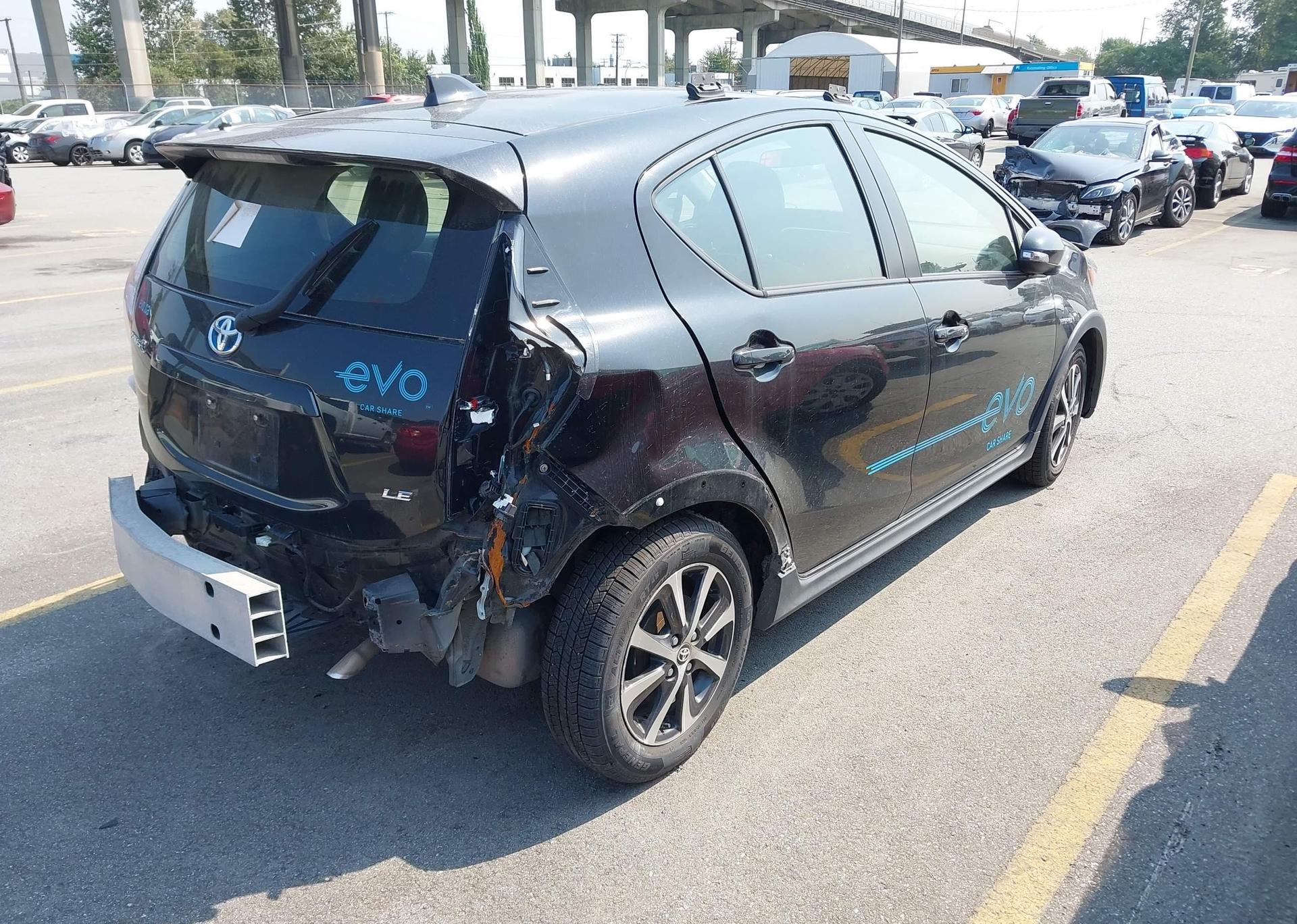 2019 TOYOTA Prius c