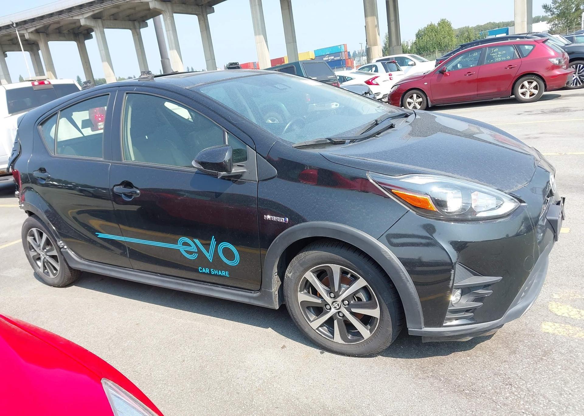 2019 TOYOTA Prius c