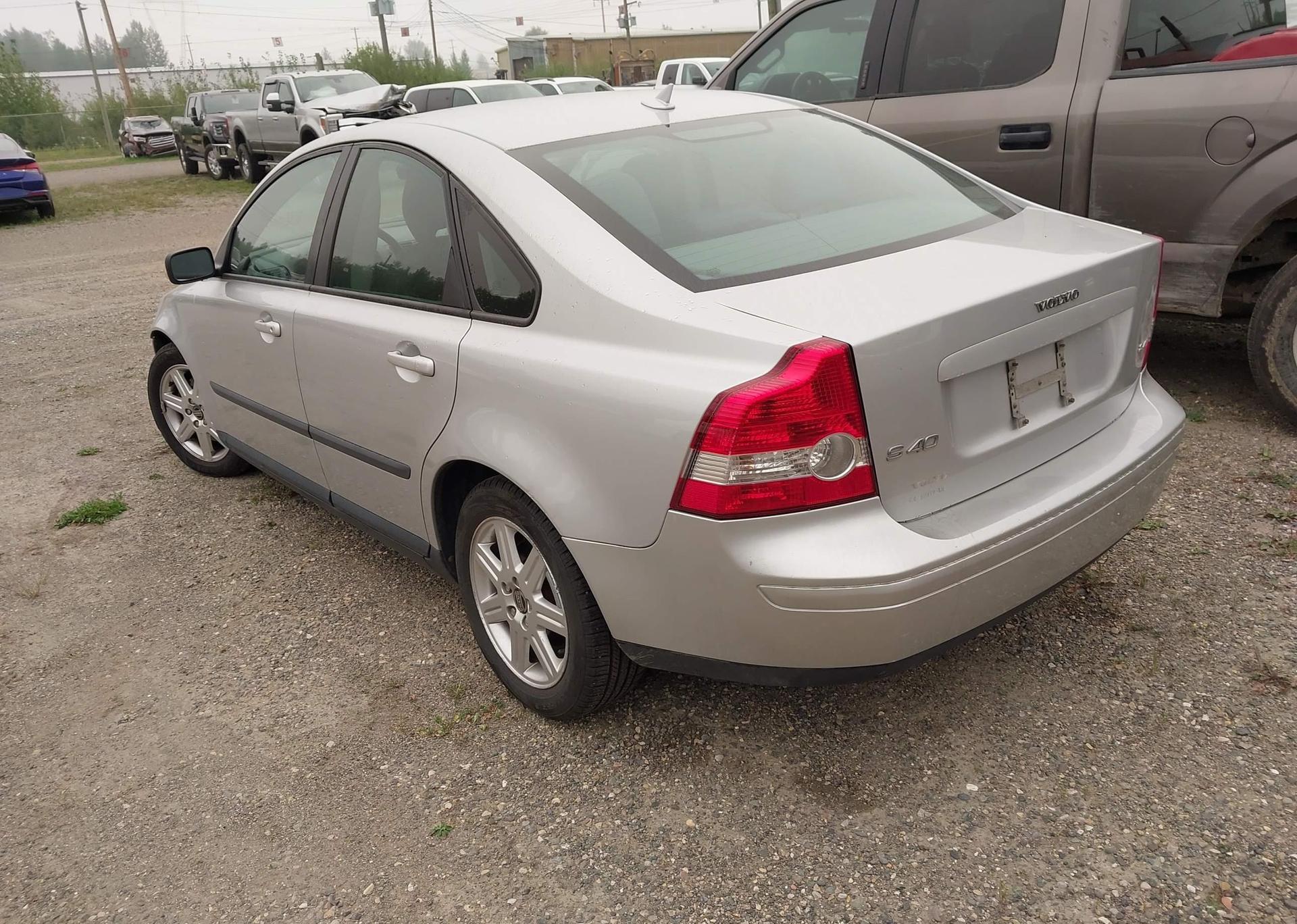 2005 VOLVO S40