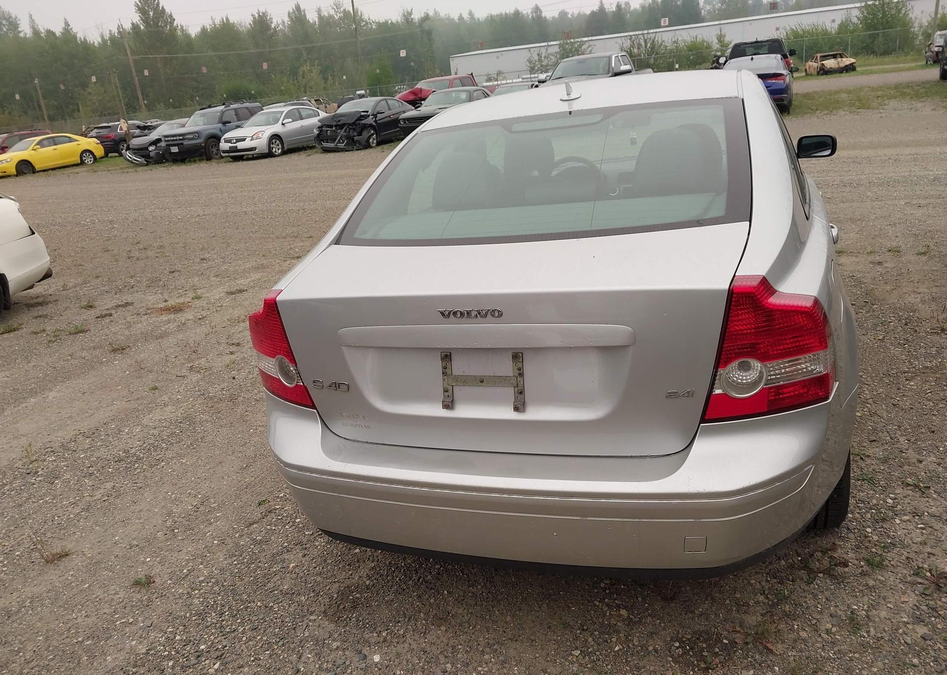 2005 VOLVO S40