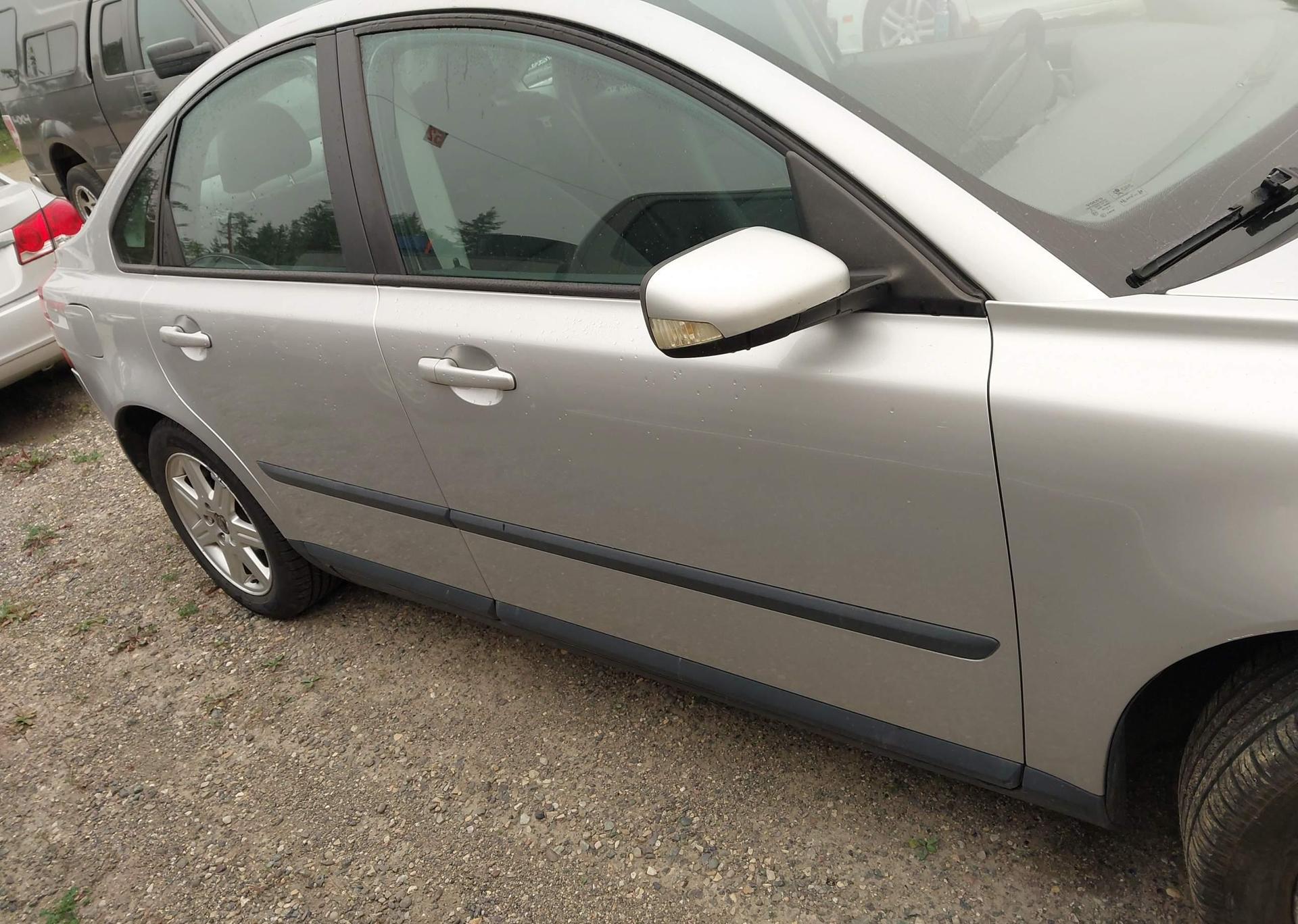 2005 VOLVO S40