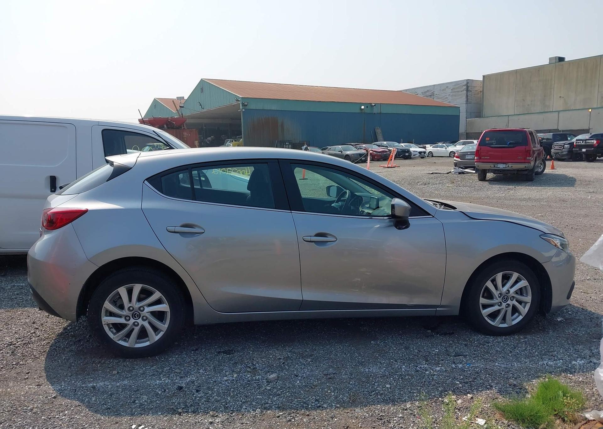 2015 MAZDA MAZDA3 GS