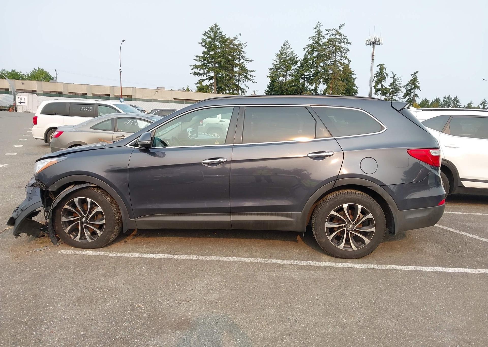 2016 HYUNDAI SANTA FE SE