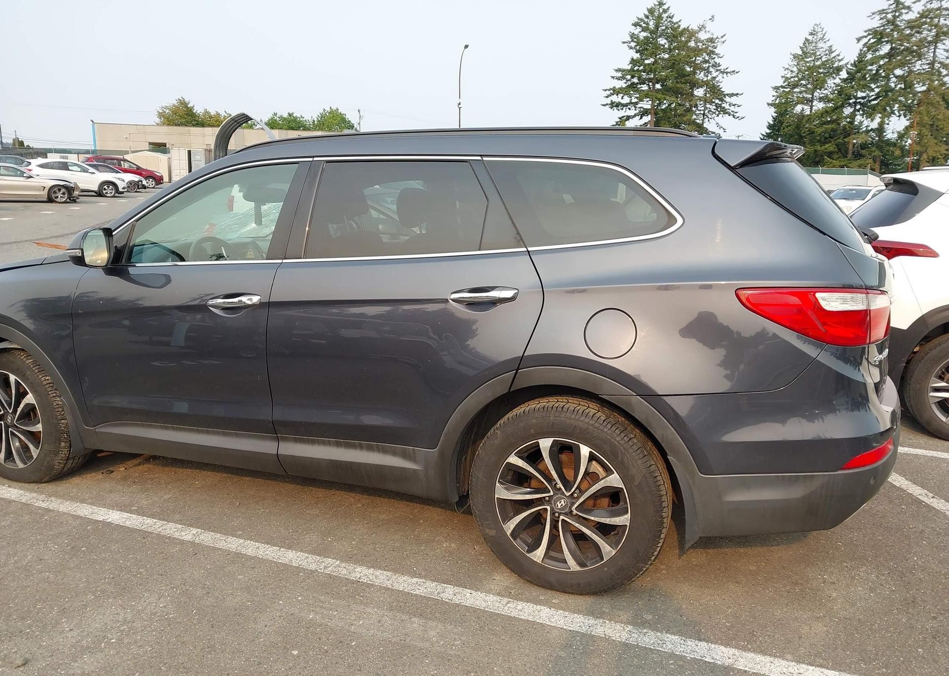 2016 HYUNDAI SANTA FE SE