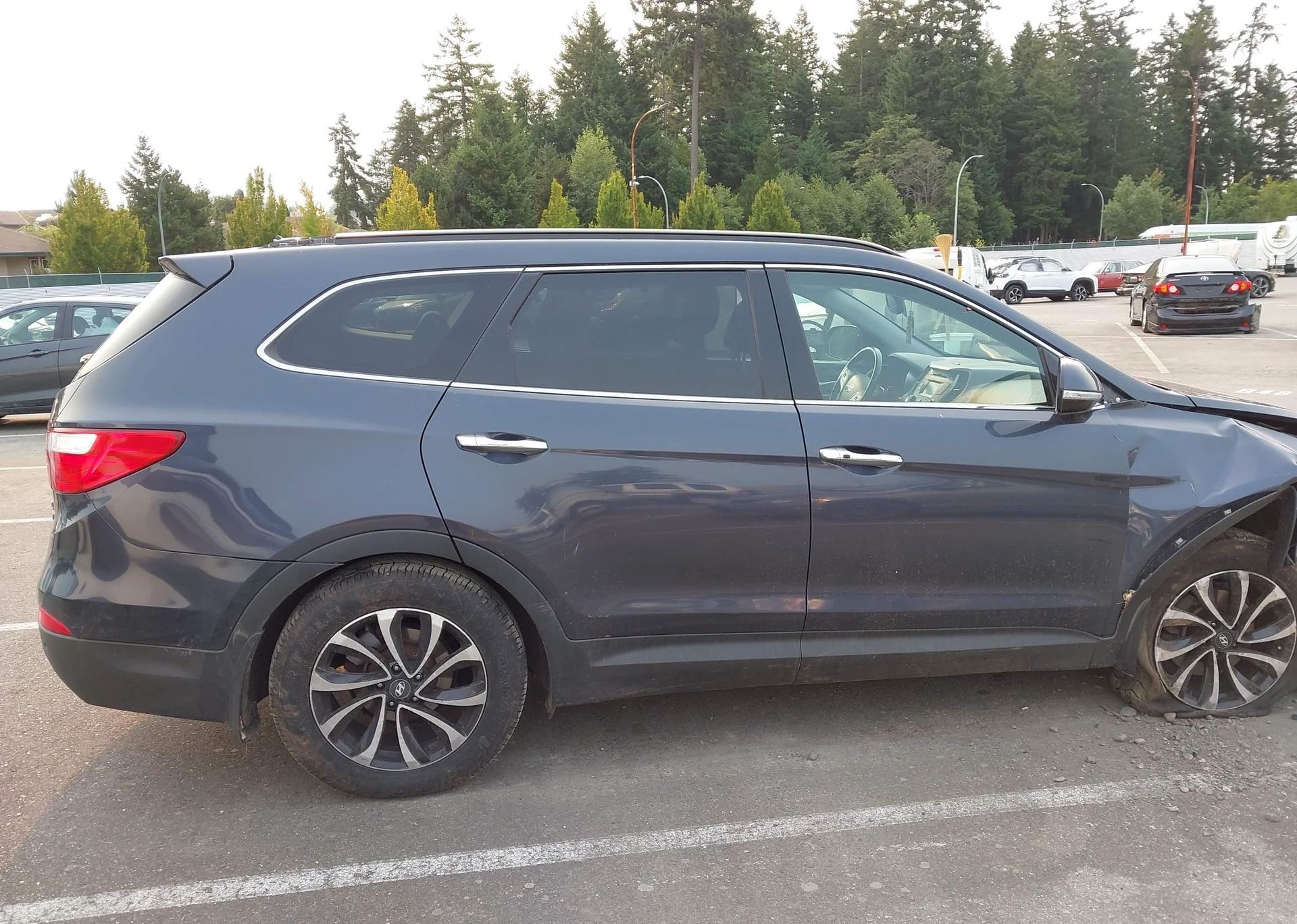 2016 HYUNDAI SANTA FE SE
