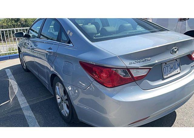 2011 HYUNDAI SONATA SE