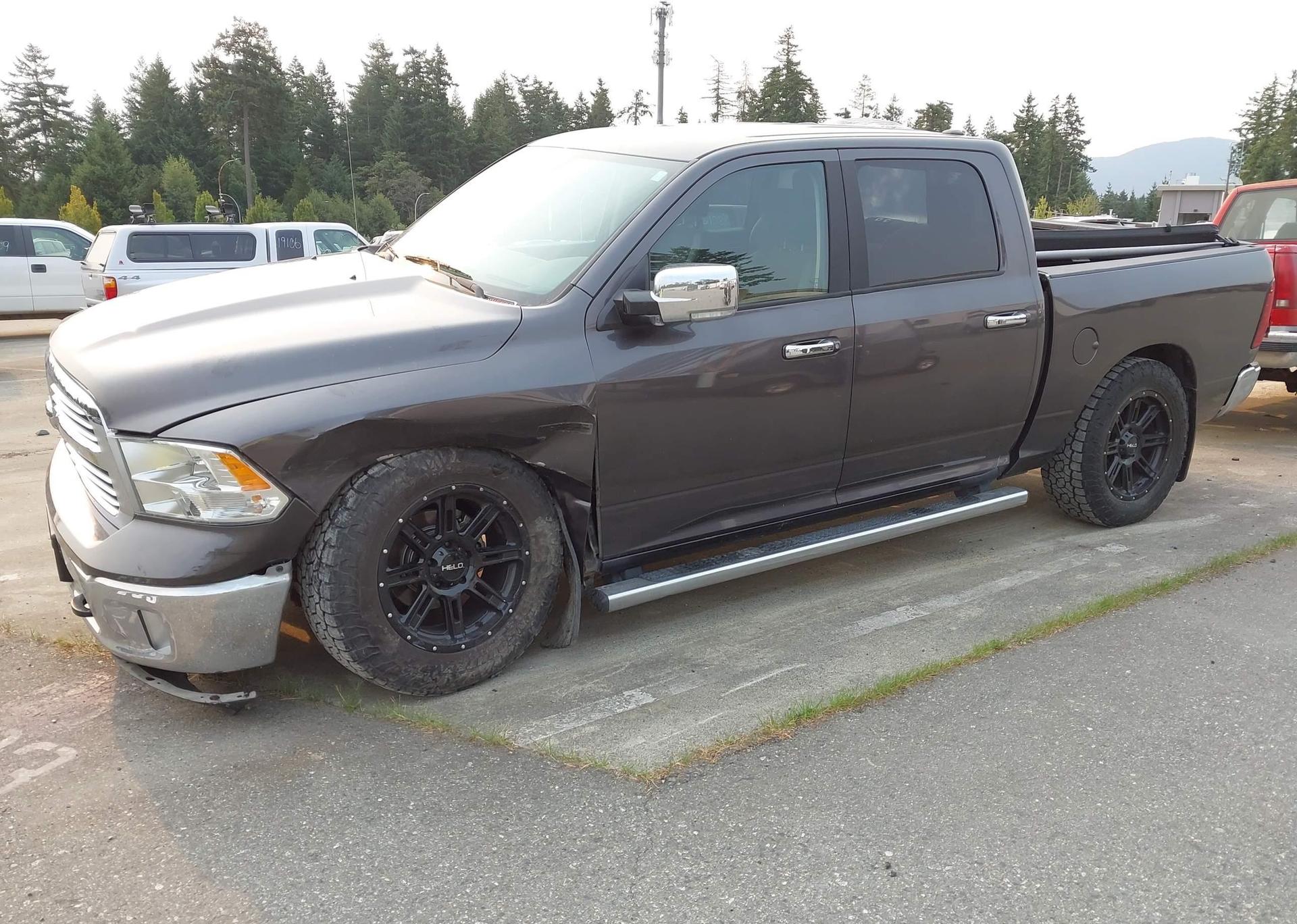 2017 RAM 1500 SLT