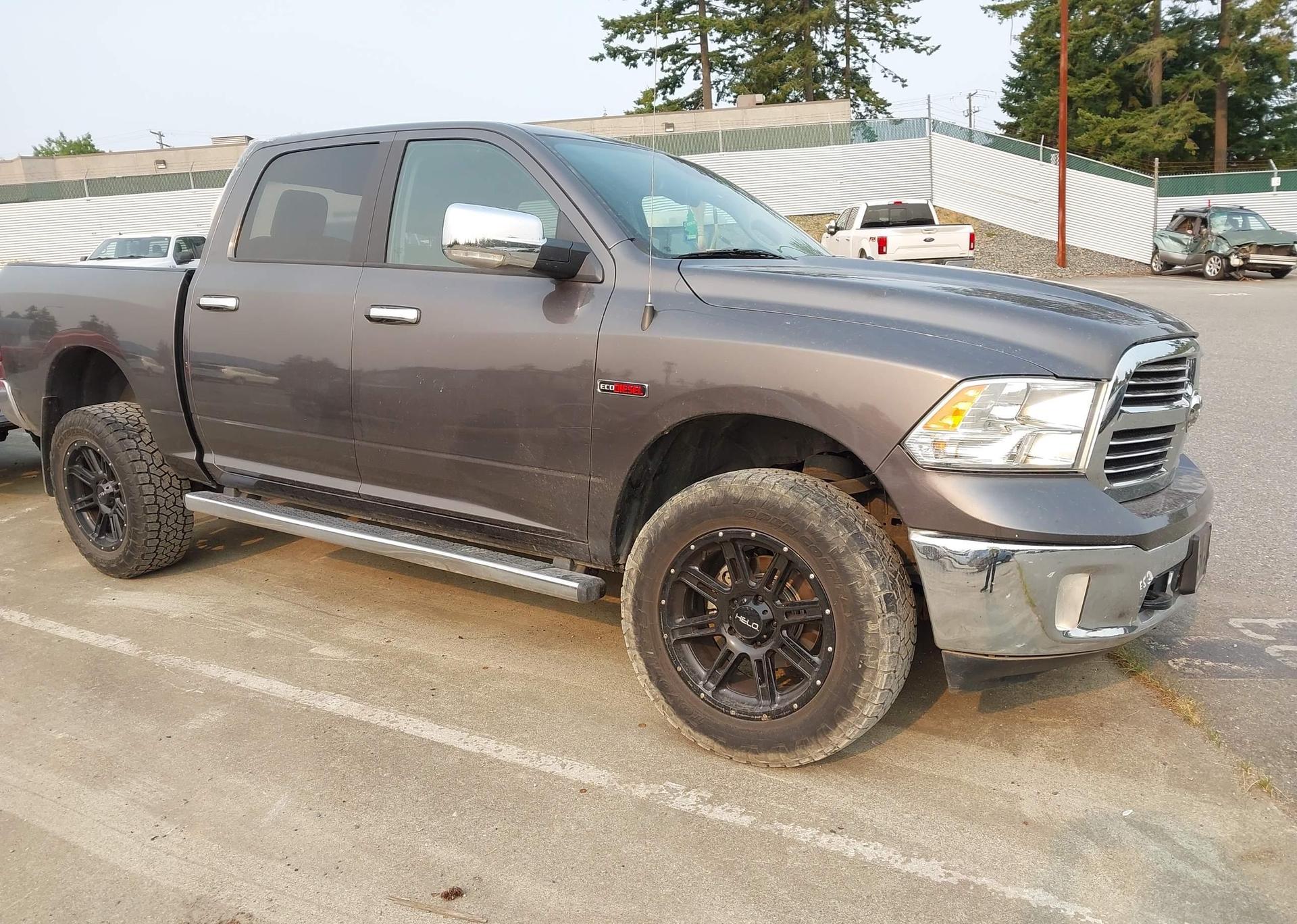 2017 RAM 1500 SLT
