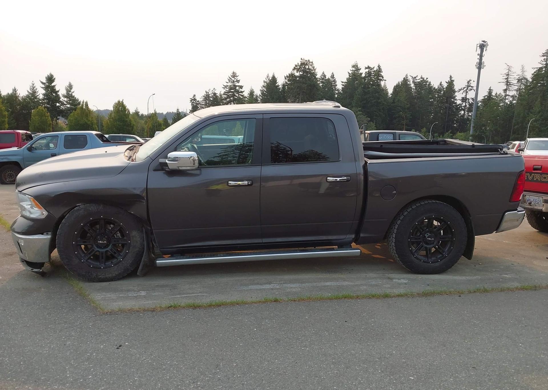 2017 RAM 1500 SLT