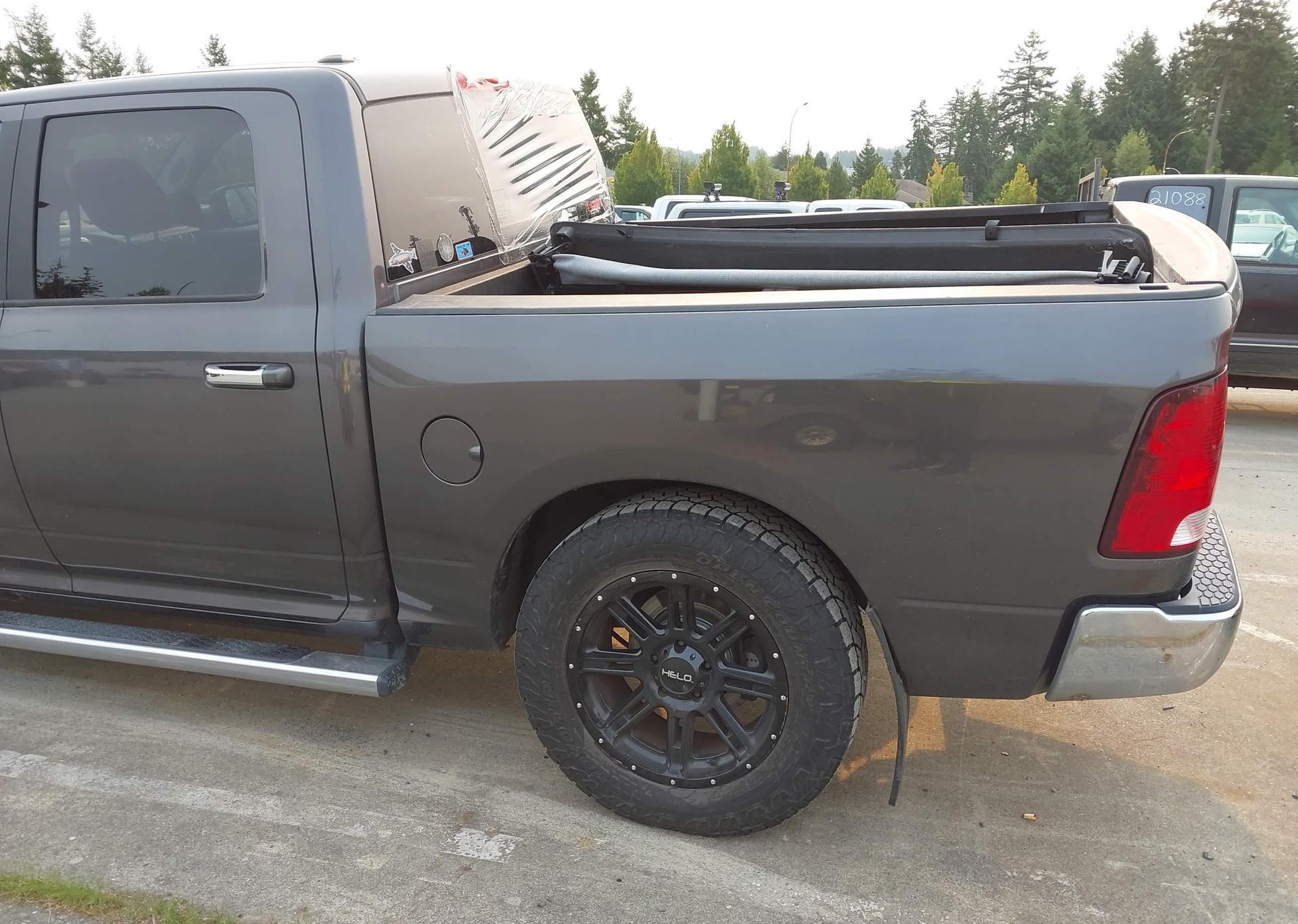 2017 RAM 1500 SLT