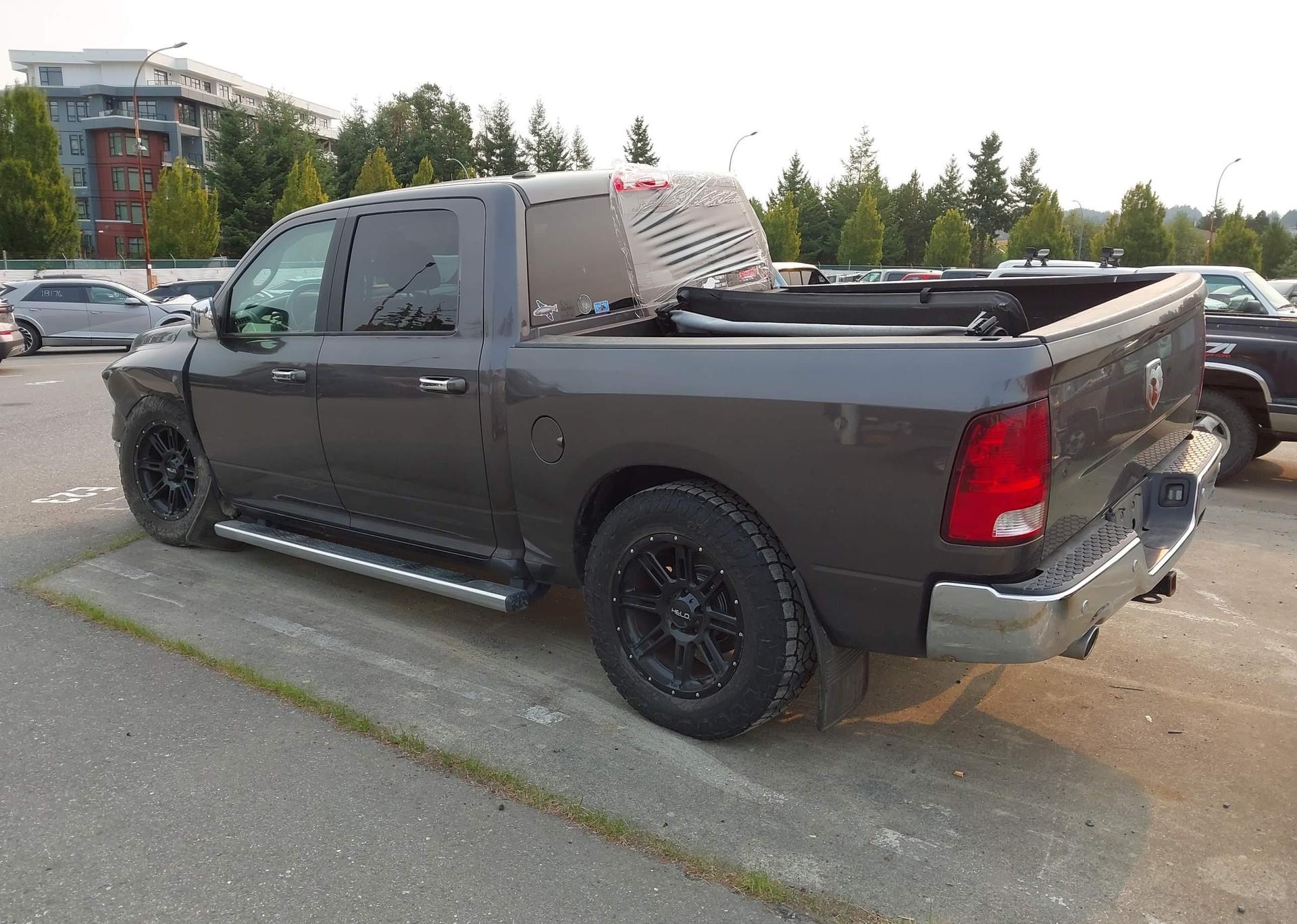 2017 RAM 1500 SLT