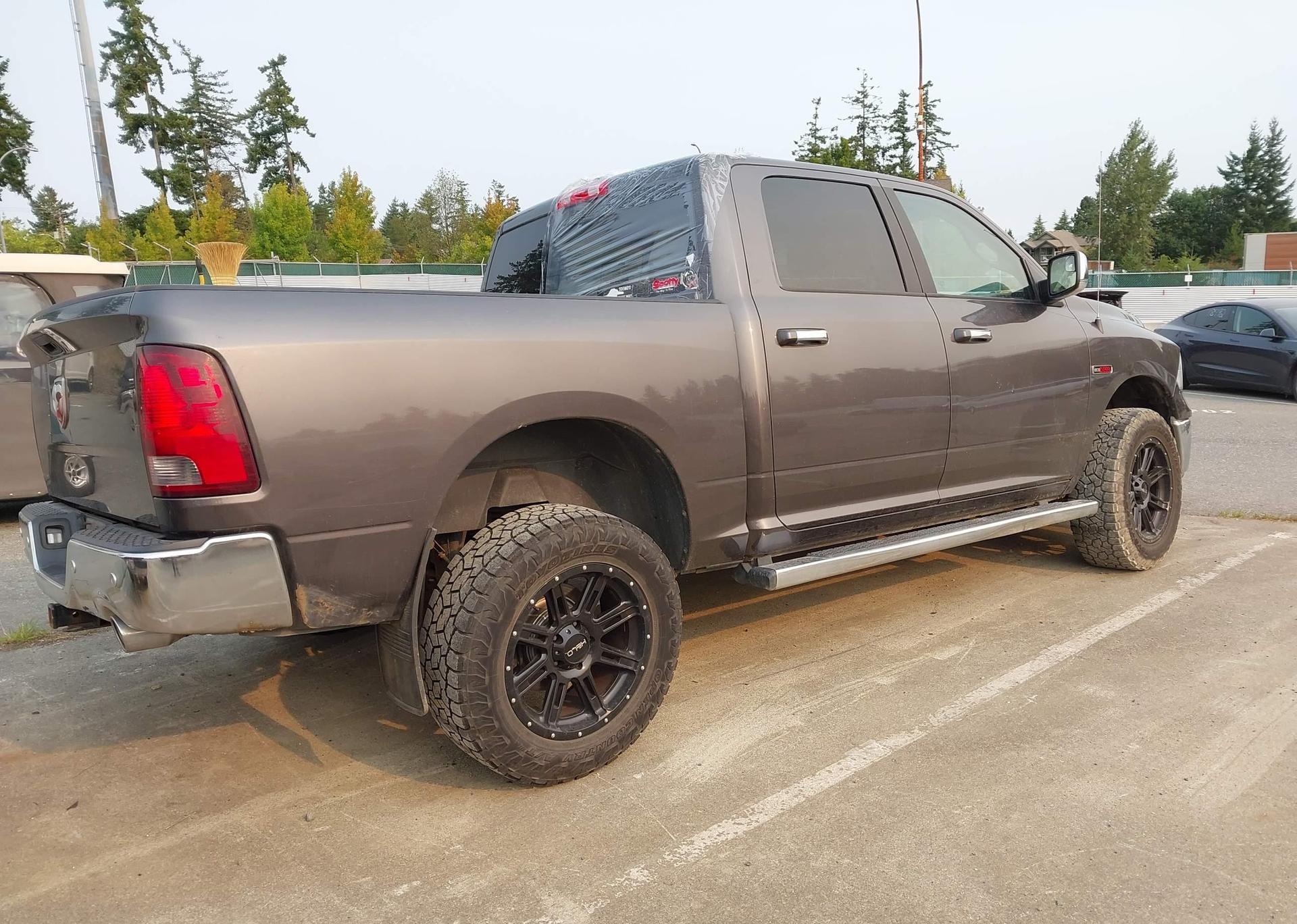 2017 RAM 1500 SLT