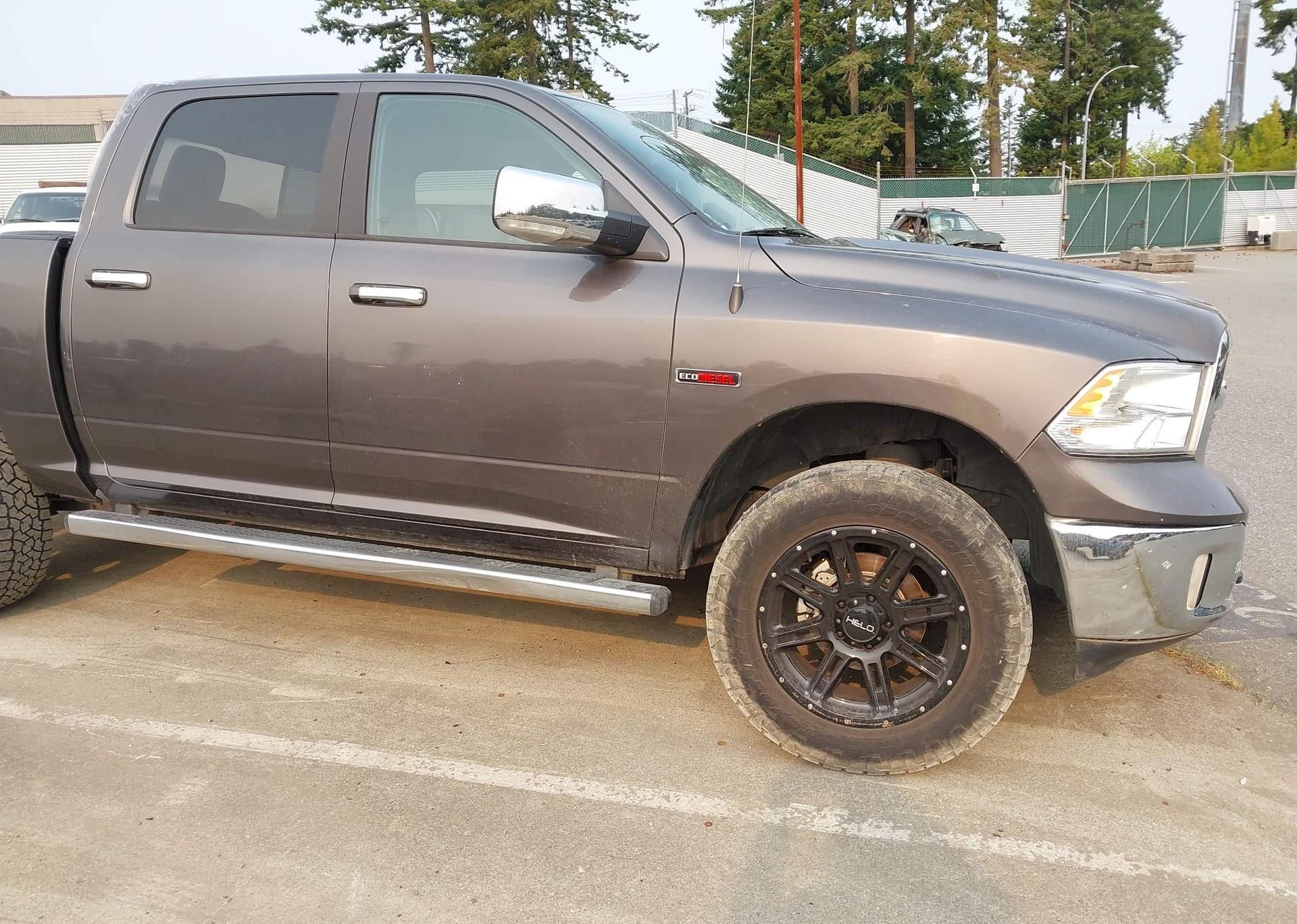 2017 RAM 1500 SLT
