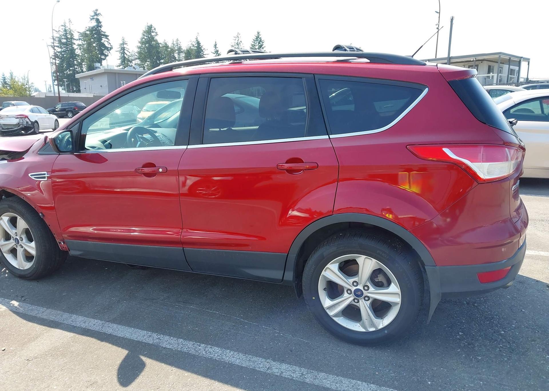 2015 FORD ESCAPE SE