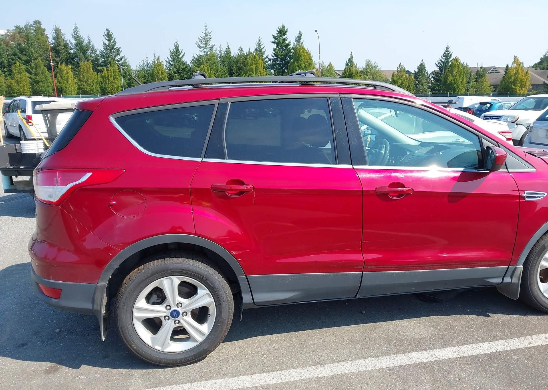 2015 FORD ESCAPE SE