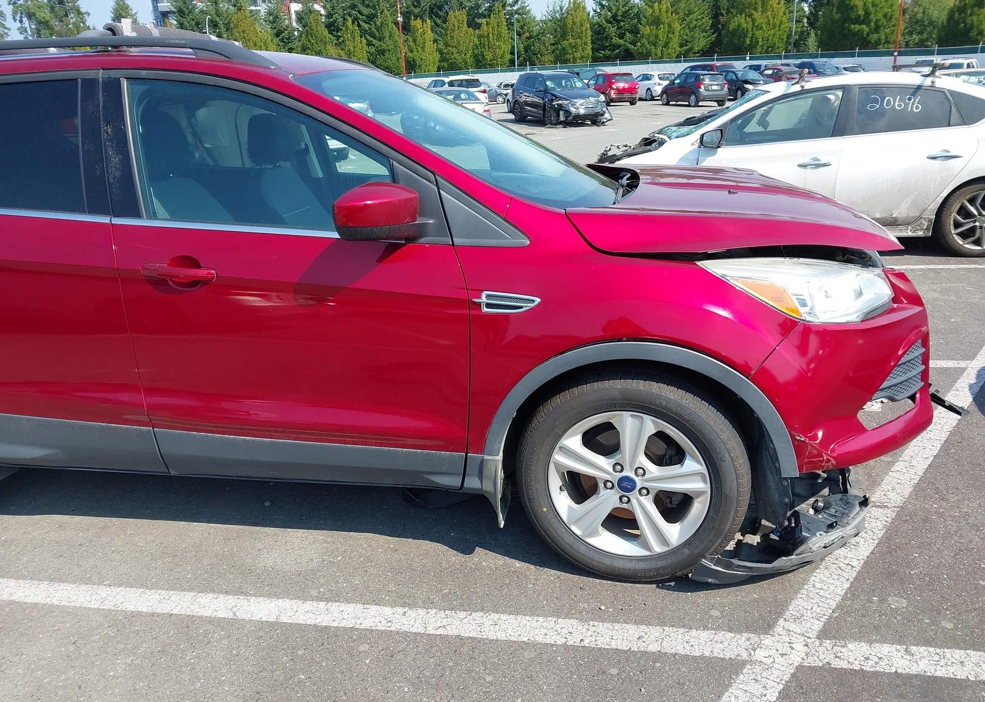 2015 FORD ESCAPE SE
