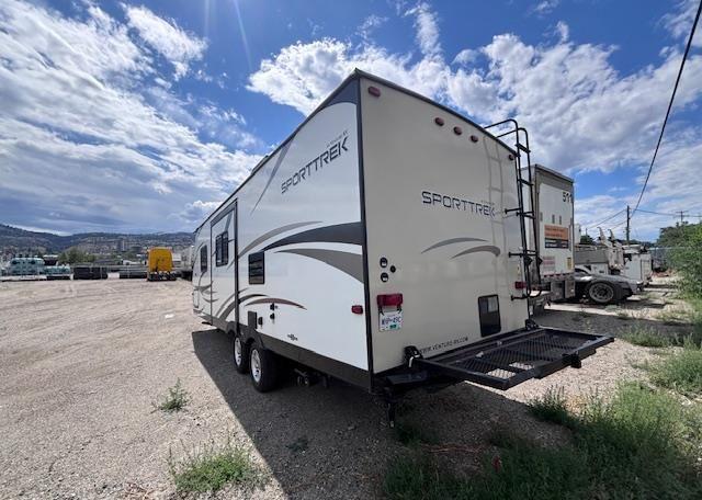 2015 VENTURE SPORTTREK