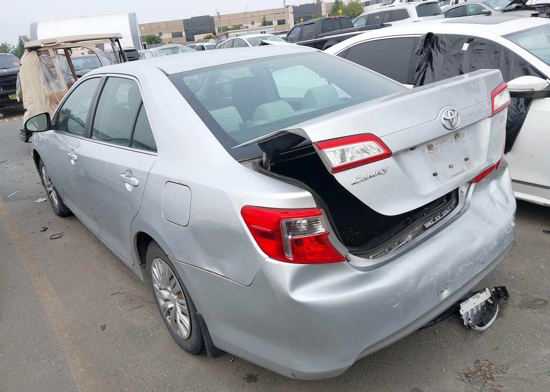 2014 TOYOTA CAMRY