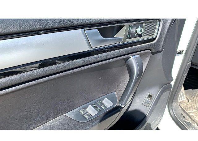 2015 VOLKSWAGEN TOUAREG V6