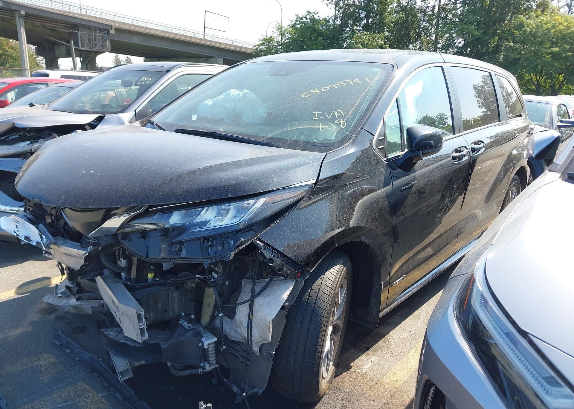 2021 TOYOTA SIENNA LE