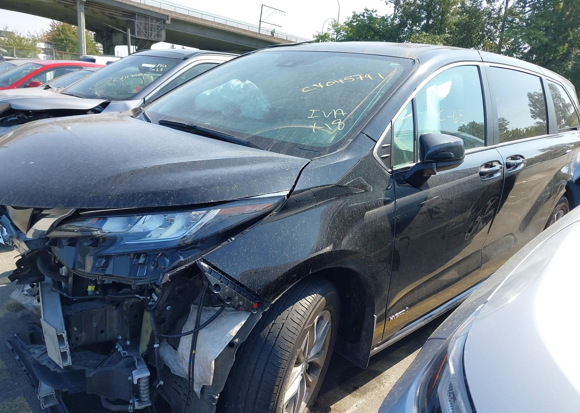 2021 TOYOTA SIENNA LE