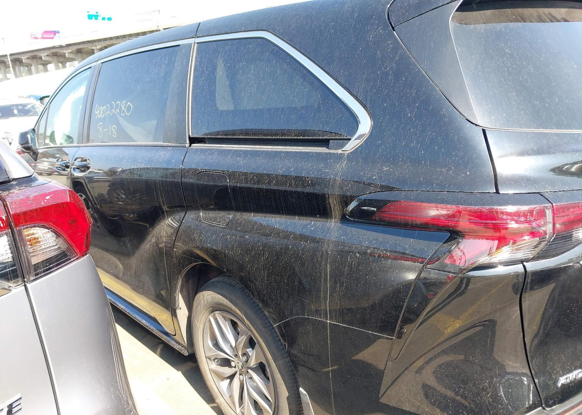 2021 TOYOTA SIENNA LE