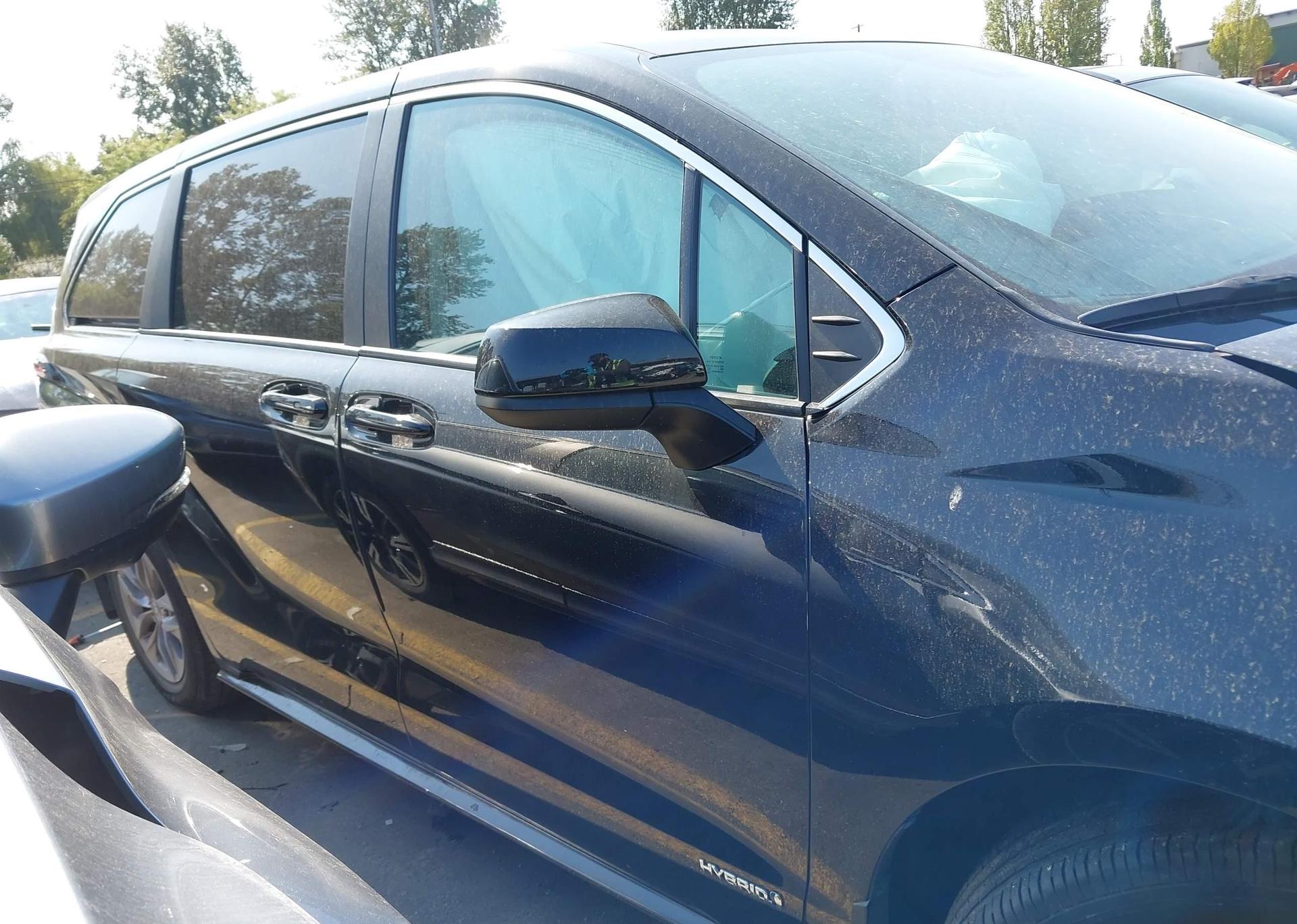 2021 TOYOTA SIENNA LE