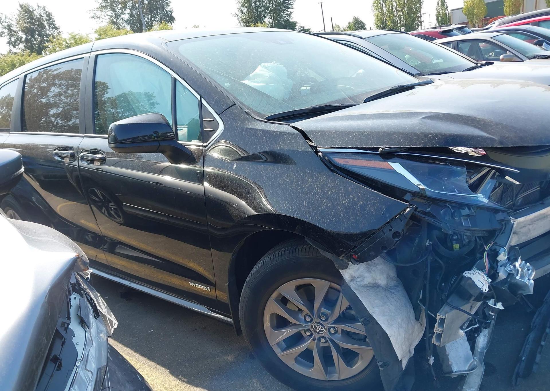 2021 TOYOTA SIENNA LE