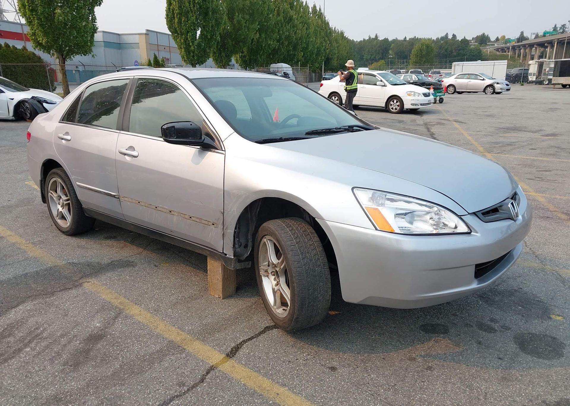 2004 HONDA ACCORD LX