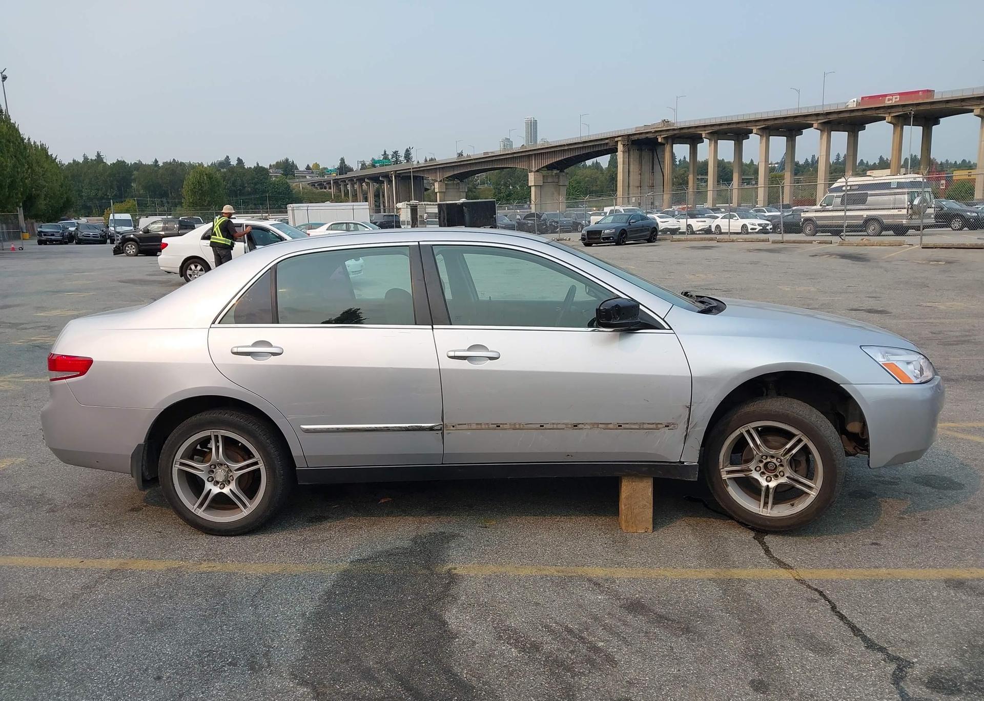2004 HONDA ACCORD LX