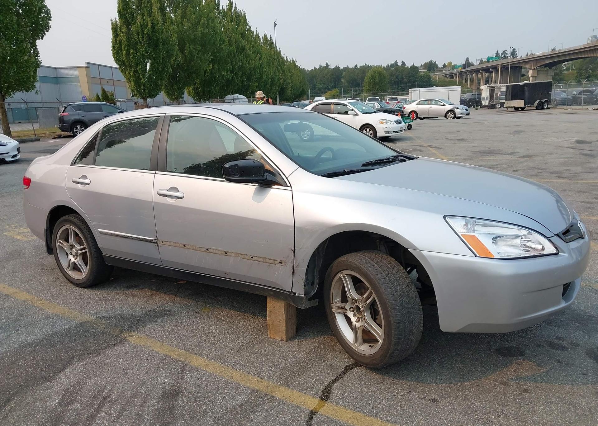 2004 HONDA ACCORD LX