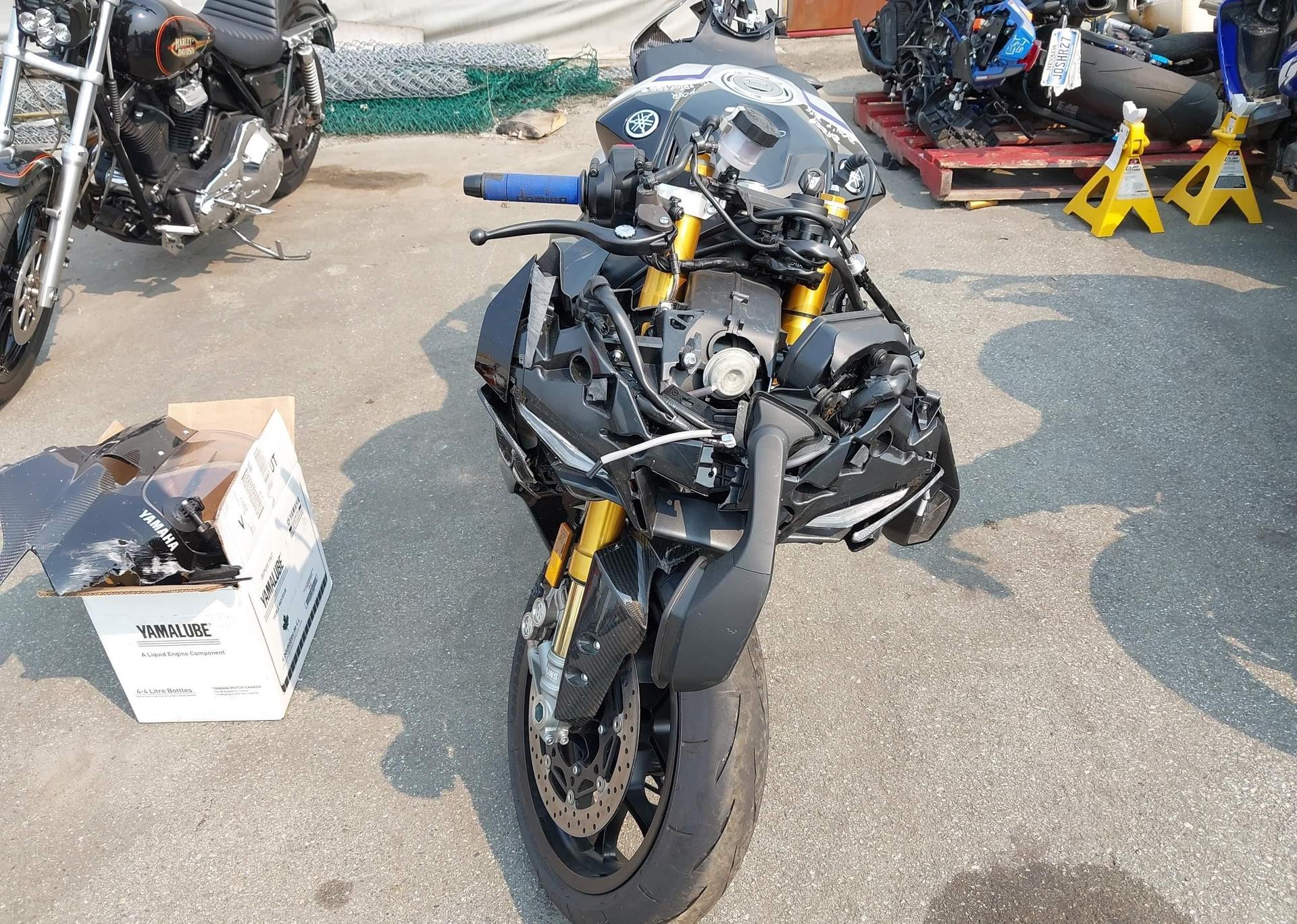 2024 YAMAHA YZFR1M