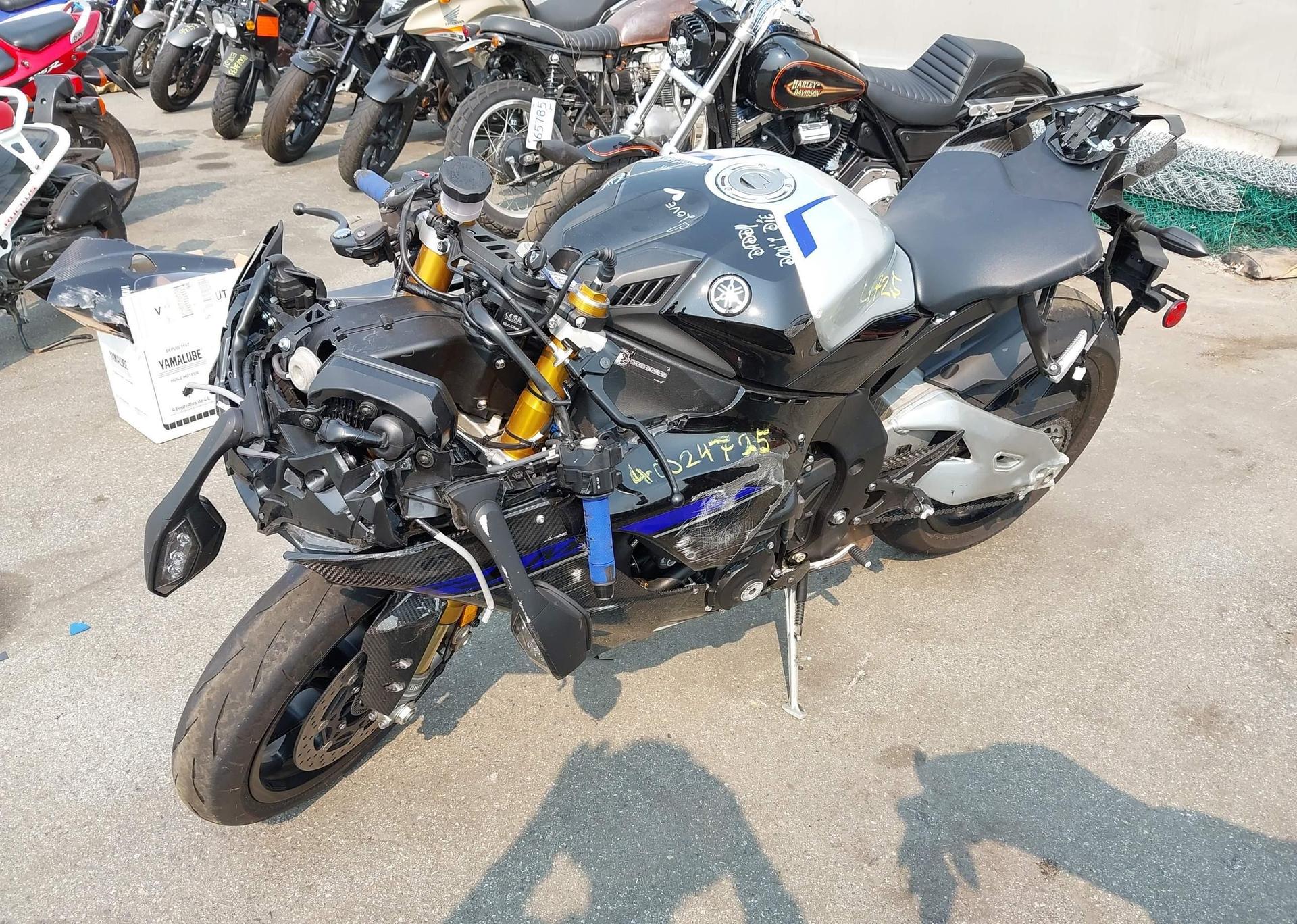 2024 YAMAHA YZFR1M