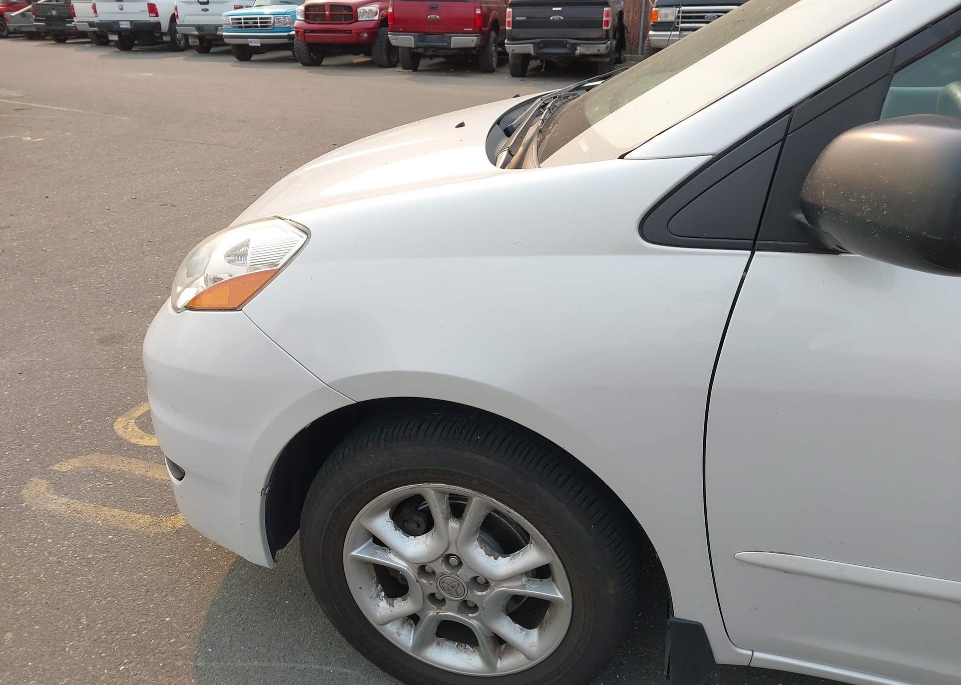 2006 TOYOTA SIENNA CE